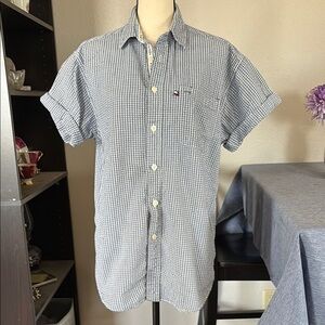 Men’s Tommy Hilfiger Size M Short Sleeved Button Down Shirt